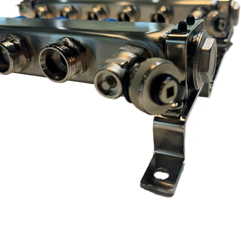 Heizkreisverteiler Edestahl 12 Heizkreise, Nahaufnahme